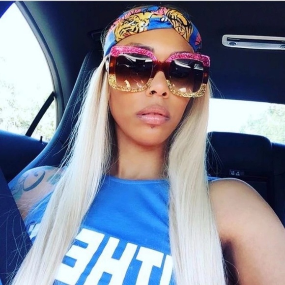 New arrival! Pink and gold oversized sunglasses - Picture 2 of 6